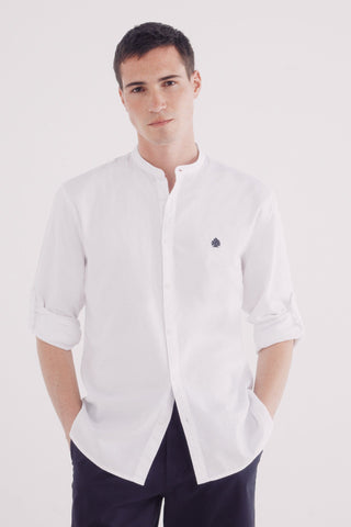 Camisa Cuello Mao con Logo Bordado