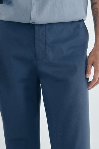 Pantalón Slim Fit con Bolsillos