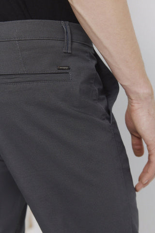 Pantalón Slim Fit con Bolsillos Delanteros