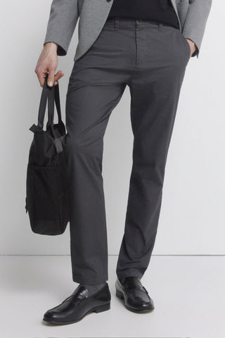 Pantalón Slim Fit con Bolsillos Delanteros