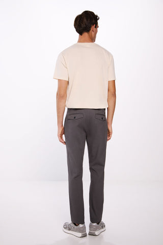 Pantalón Slim Fit con Bolsillos