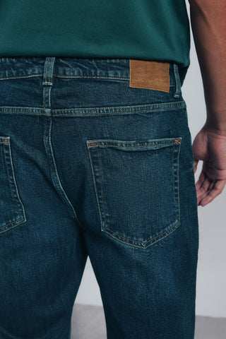 Jeans Rectos Talle Medio Efecto Lavado