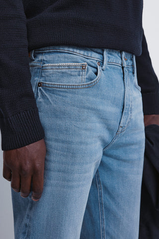 Jeans Slim Fit con Bolsillos