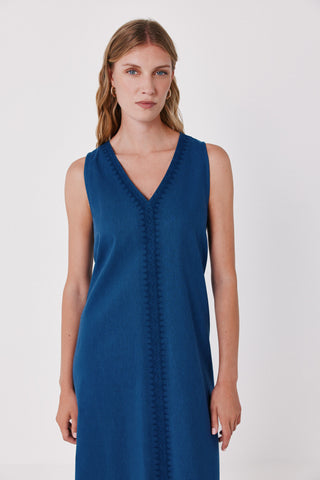 1.T.Ki.Vestido Bordado Centro.