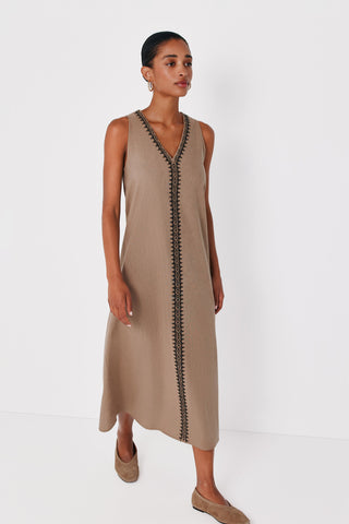 1.T.Ki.Vestido Bordado Centro.