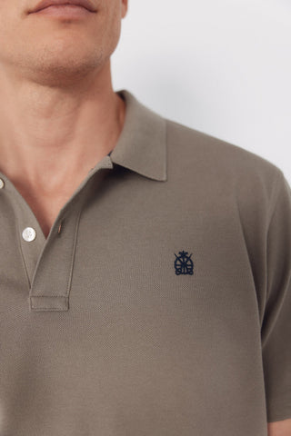 Polo Manga Corta con Logo Bordado