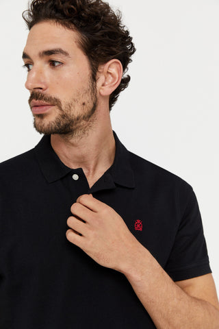 Polo Básico con Logo Bordado