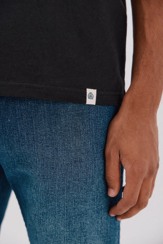 Camiseta Básica Cuello Redondo de Algodón