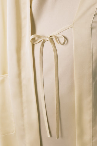 Bata Manga Larga de Satén con Bolsillos