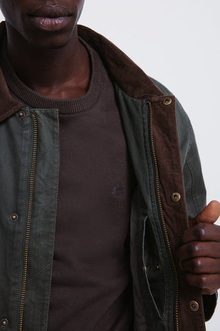 Chaquera Corta con Detalle Cuello Pana