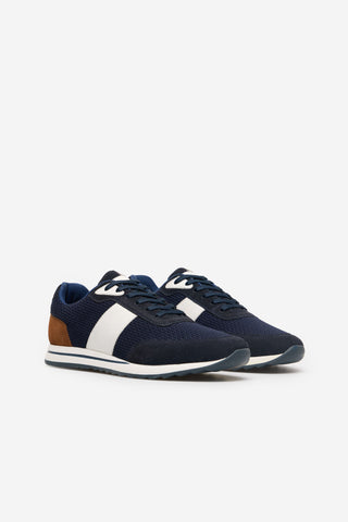 Tenis de Piel con Detalle de Raya