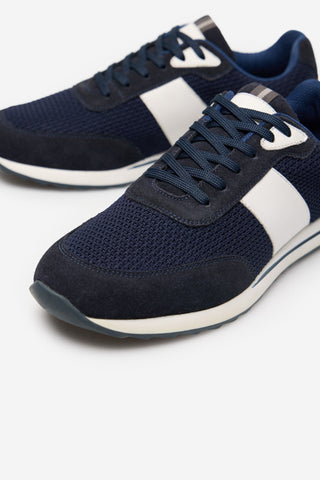 Tenis de Piel con Detalle de Raya