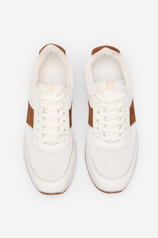 Tenis de Piel con Detalle de Raya