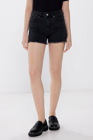 Short Talle Medio con Desflecado