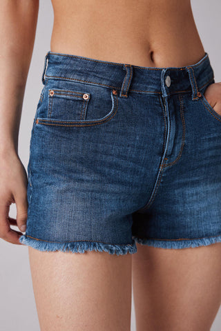 Short Denim con Bajo Desflecados