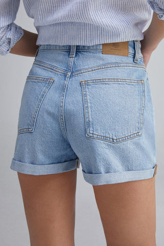 Short Denim Talle Alto con Bolsillos