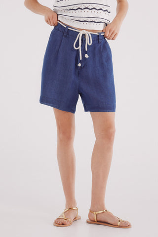 Short Talle Alto con Cinturón Trenzado