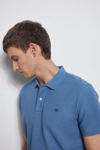 Polo Básica con Logo Bordado
