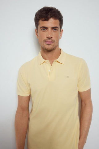 Polo Básica con Logo Bordado