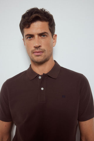 Polo Básica con Logo Bordado