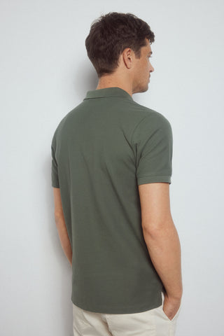 Polo Básica con Logo Bordado