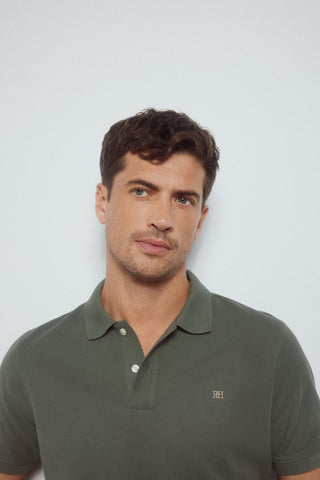 Polo Básica con Logo Bordado