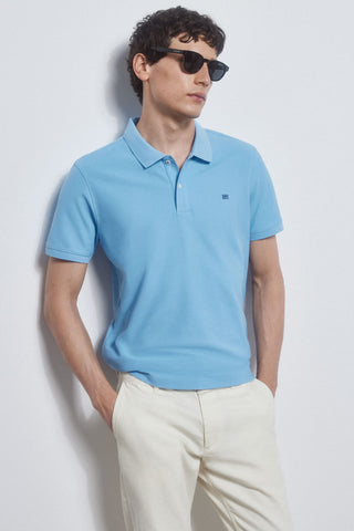 Polo Básica con Logo Bordado