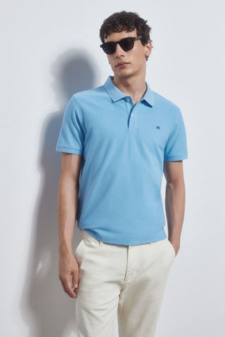 Polo Básica con Logo Bordado