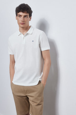 Polo Básica con Logo Bordado