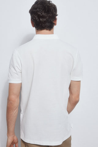 Polo Básica con Logo Bordado