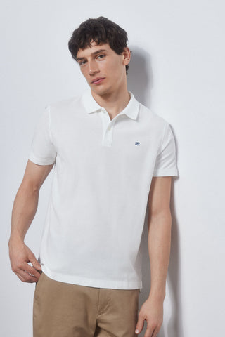 Polo Básica con Logo Bordado