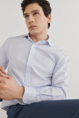 Camisa Slim Fit con Estampado de Rayas