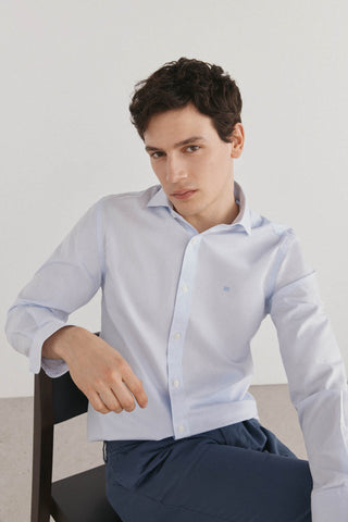 Camisa Slim Fit con Estampado de Rayas