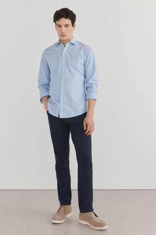 Camisa Slim Fit con Estampado de Rayas