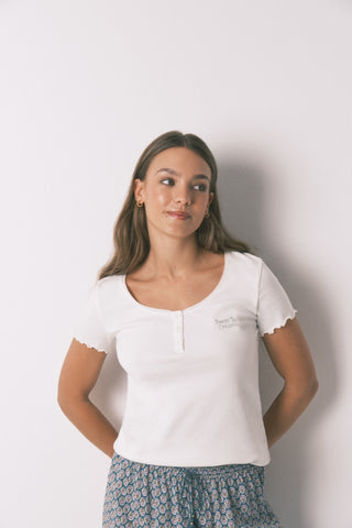 Camiseta Manga Corta Detalle Bordado