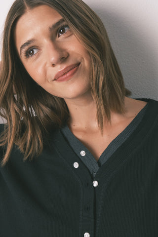 Camiseta Manga Larga con Detalle Botones