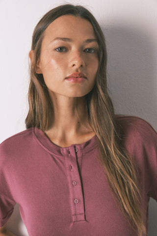 Camiseta Manga Corta con Detalle Botones