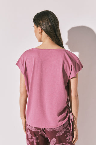 Camiseta Manga Corta con Detalle Fruncido