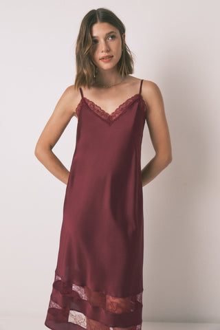 Pijama Satinada de Tirantes con Encaje