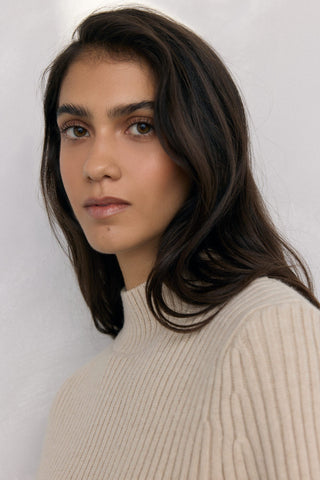 Sudadera Tipo Capa con Detalle de Volantes