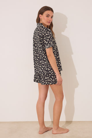 Set de Pijama 2 Piezas con Estampado Floral.