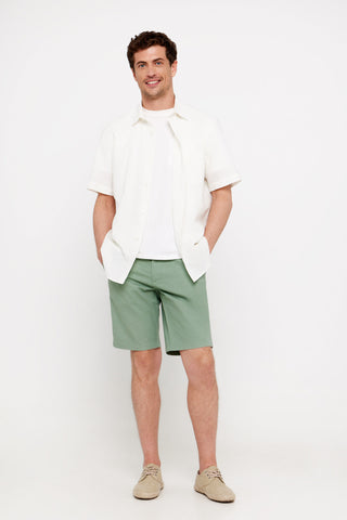 Short Regular Fit con Bolsillos