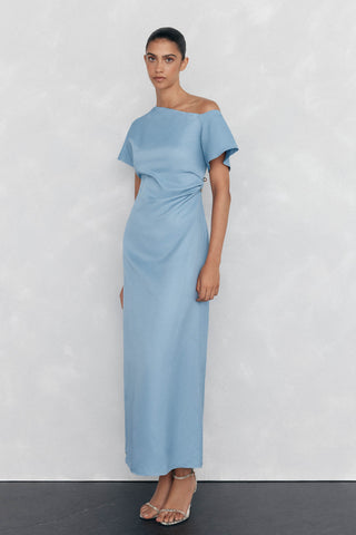 Vestido Satinado con Escote Asimétrico