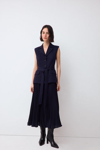Vestido S/M Chaleco Y Falda Plis.