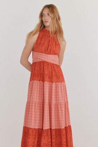 Vestido Midi Cuello Alto con Cinturón