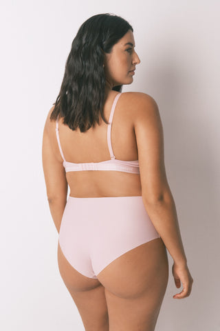 Braga Alta Clásica de Microfibra