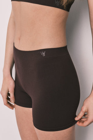 Nl Seam Short Garnet.