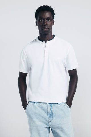 Polo Cuello Mao con Logo Bordado