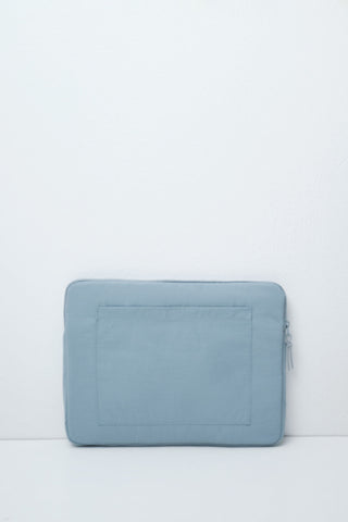 Btw Laptop Blue.