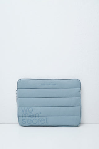 Btw Laptop Blue.